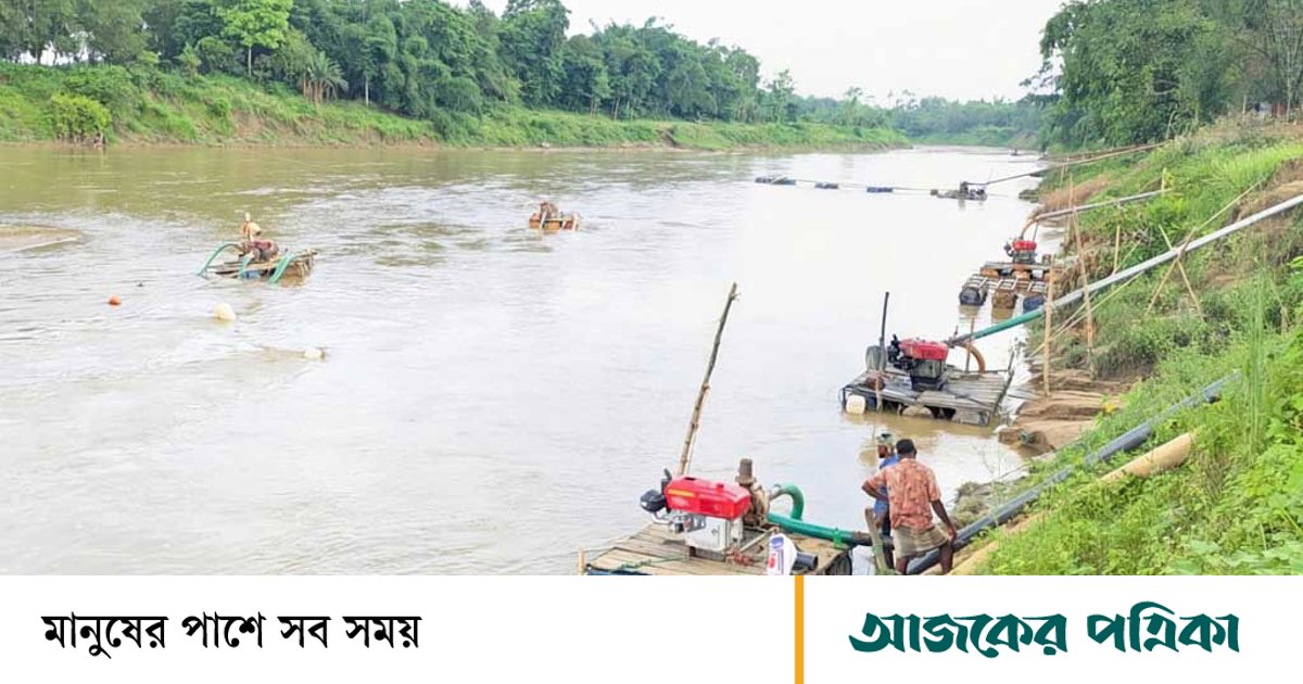 আশ্রয়ণ ঘেঁষে বালু উত্তোলন ঝুঁকিতে ১৬০ পরিবার