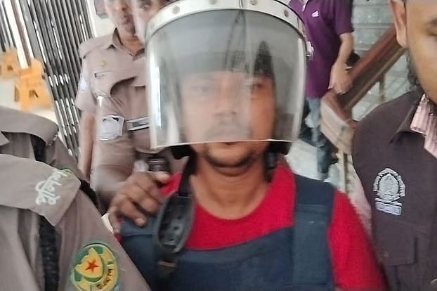 অর্থ পাচার মামলা রিমান্ড শেষে কারাগারে গাইবান্ধার মন্দিরের সেই উদ্যোক্তা হরিদাস চন্দ্র