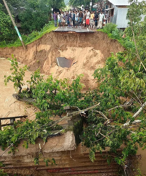 বান্দরবান-রাঙামাটি সড়কে ১৩ দিন পর যান চলাচল শুরু
