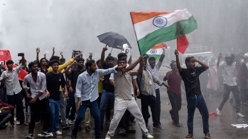 ভারতে আন্দোলন ছড়িয়েছে কয়েক রাজ্যে, চাপ বাড়াচ্ছে ককরোচ