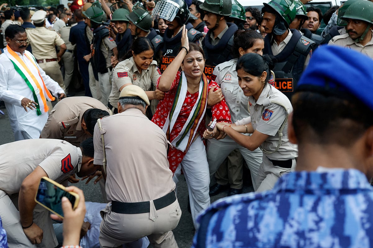 ভারতের ককরোচ আন্দোলন বাংলাদেশকে যে বার্তা দিচ্ছে