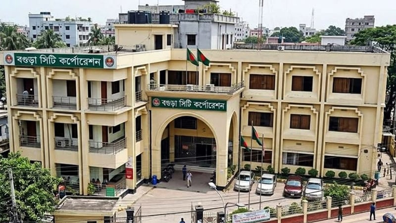 বসতবাড়িতে কর না বাড়িয়ে ১৪০০ কোটি টাকার বাজেট