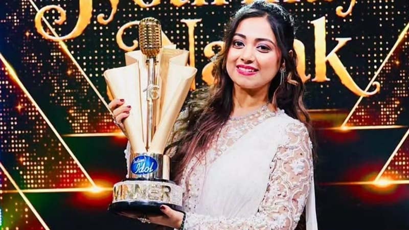 ইন্ডিয়ান আইডল বিজয়ী হয়ে কত টাকা পেলেন জ্যোতির্ময়ী
