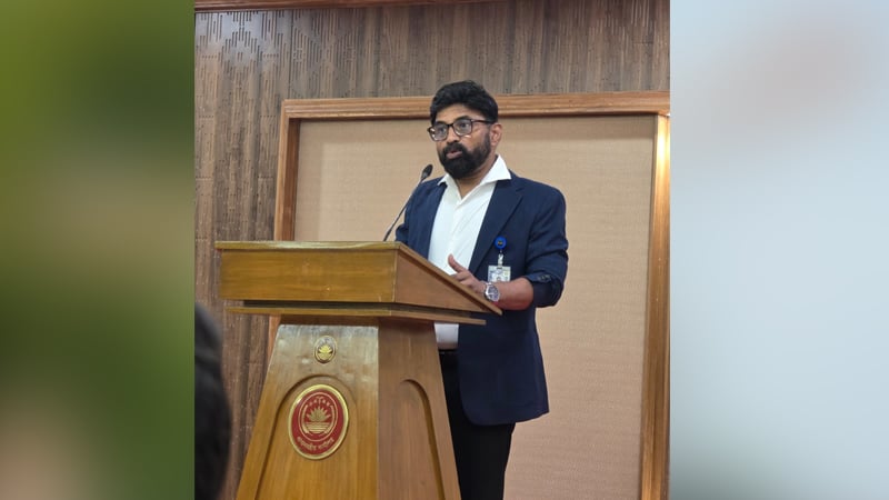 খেলাধুলা সীমান্ত পেরিয়ে শান্তি ও বন্ধুত্বের সেতুবন্ধন গড়ে তোলে: আমিনুল হক