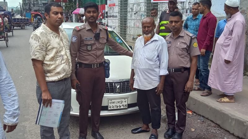 ওভারটাইমের টাকা না পাওয়ার ক্ষোভে মালিকের গাড়ি নিয়ে পালানোর অভিযোগ
