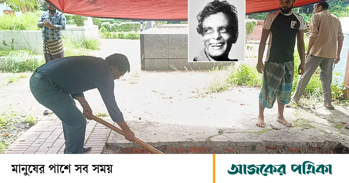 শহীদ বুদ্ধিজীবী কবরস্থানে স্থানান্তর হলো আহমদ ছফার দেহাবশেষ
