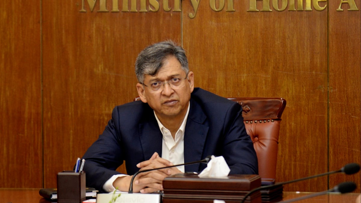 শিক্ষার্থীদের আন্দোলনে ‘ঘোলা পানিতে মাছ শিকার’ করছে কিছু মহল: স্বরাষ্ট্রমন্ত্রী
