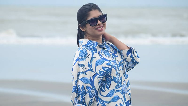‘সমুদ্রের কাছে গেলে নতুন করে বাঁচার শক্তি পাই’