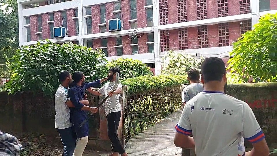 তিন শিক্ষার্থীকে পেটালেন সালাহউদ্দিন আম্মার